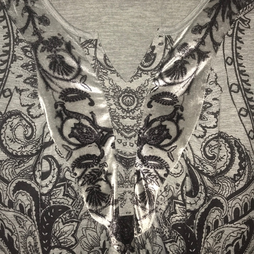 One world blouse - Picture 3 of 7